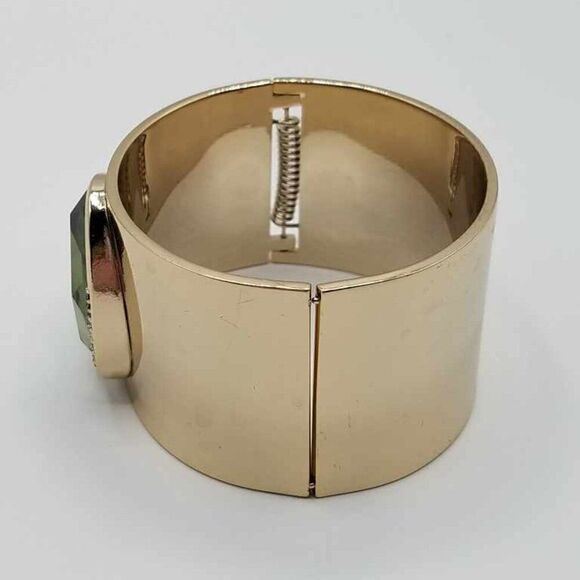 KC ( Kenneth Cole?) Wide Hinged Large Green Stone Bangle - Picture 3 of 7